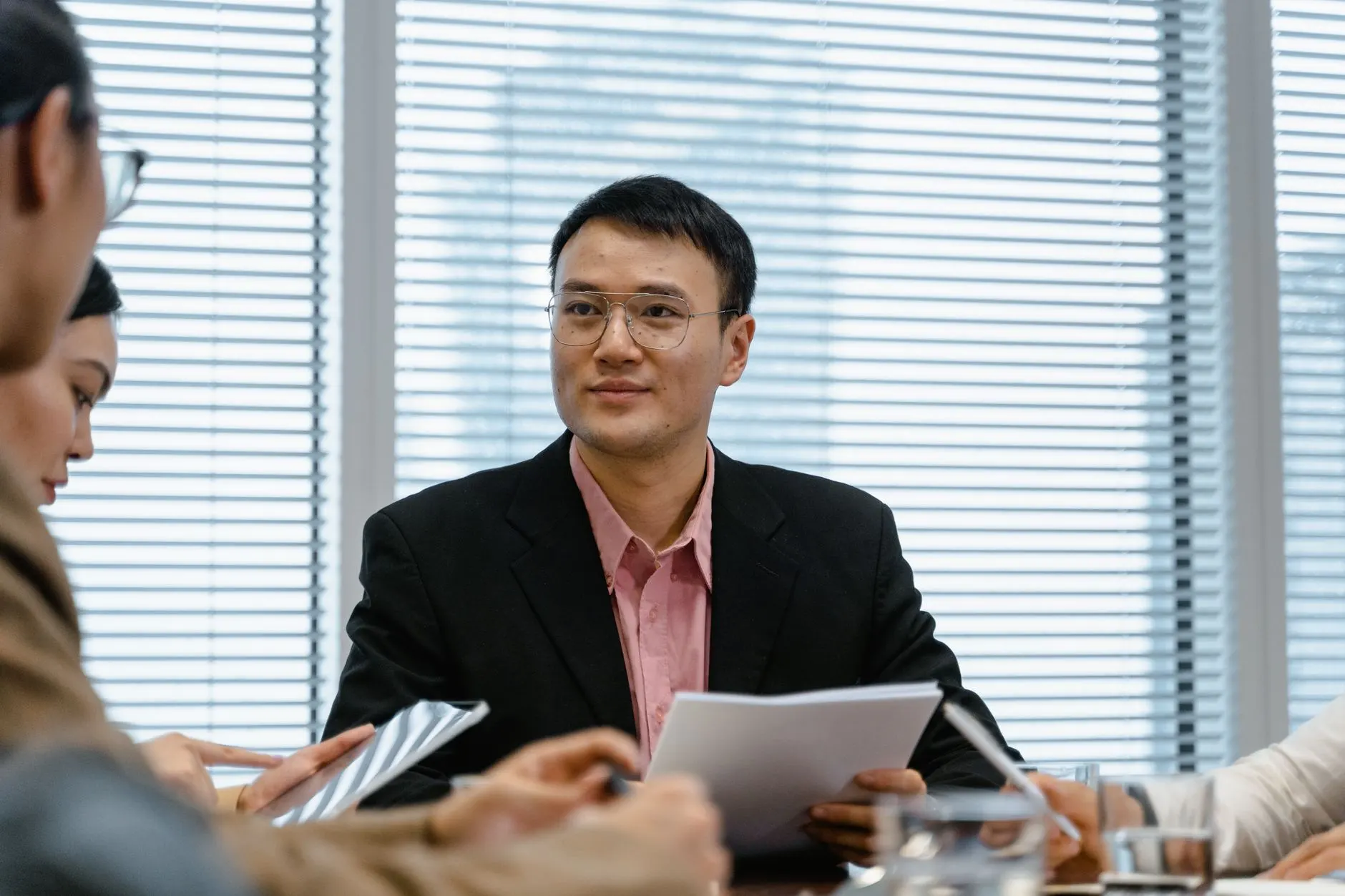 北京合同纠纷诉讼代理要点与证据组织实务解析