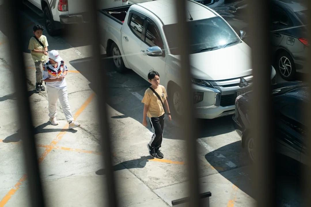 北京合同纠纷律师如何审查企业购销合同关键条款